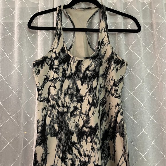 - black and tan lululemon tank top - Picture 1 of 3